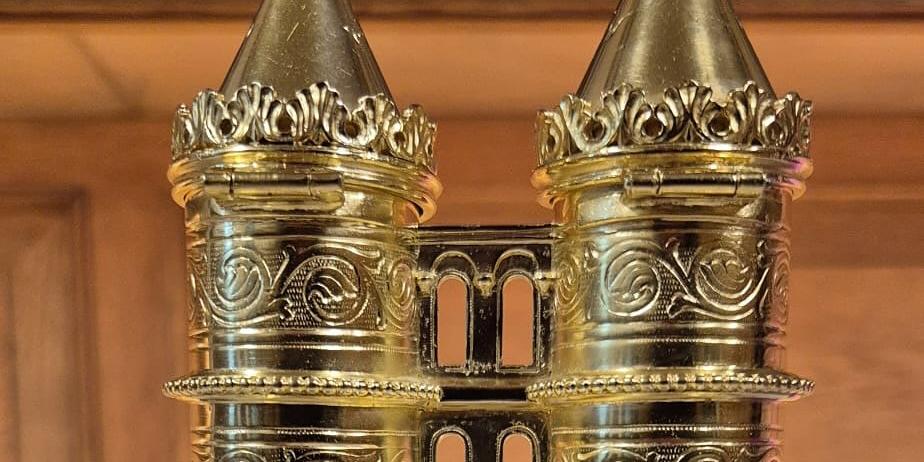 Neoromanisches Gefäß für Heilige Öle