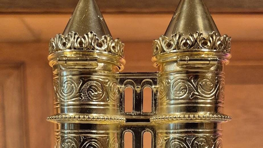 Neoromanisches Gefäß für Heilige Öle