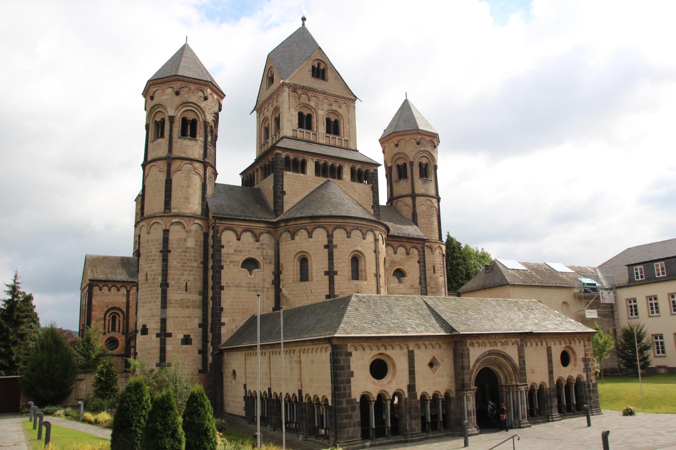 Benediktiner-Abtei  Maria Laach_Erzbistum Köln (c)Bernhard Riedl_Frei mit Nennung Copyright