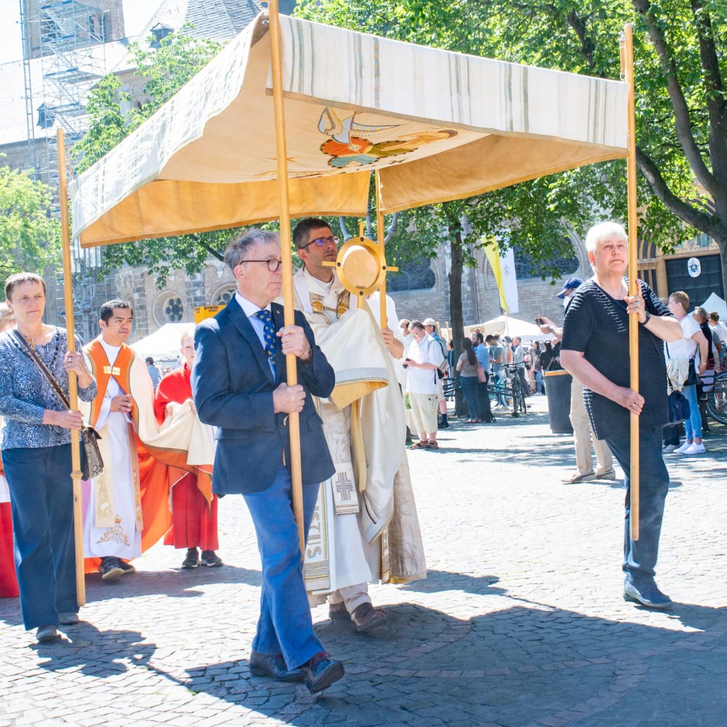 Ehrenamt - Kirche am Bonner Münster gestalten
