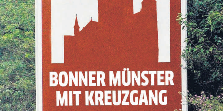 Die Montage zeigt, wie die Schilder an den Autobahnen aussehen könnten.