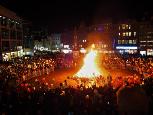 Das Martinsfeuer auf dem Marktplatz Das Martinsfeuer auf dem Marktplatz