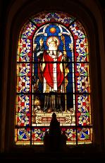 Der Heilige Martin. Fenster in seiner Grabeskirche in Candes
